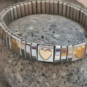 Allergivänliga armband i stretch – stil och komfort i ett