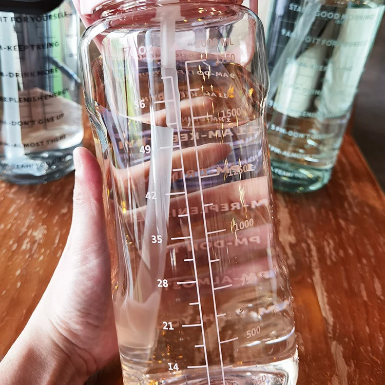 2-liters vattenflaska med peppande markeringar - Bild 9
