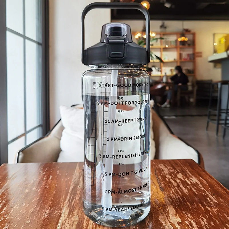 2-liters vattenflaska med peppande markeringar - Bild 3